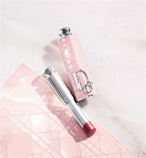 Dior Addict: rossetto brillante e idratante ricaricabile.